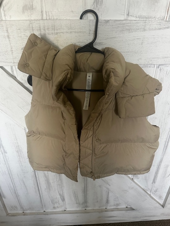 lululemon athletica Jackets & Blazers - lululemon athletica Cream Quilted Puffer Vest